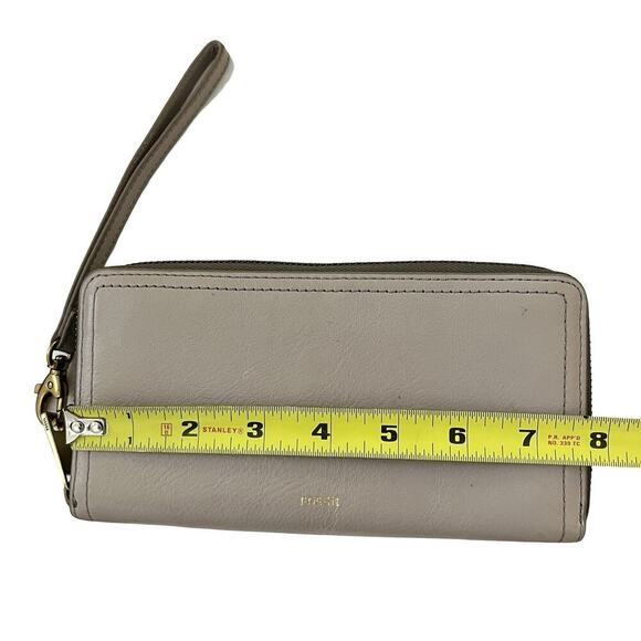 Fossil 100% Leather Zip Around Large Accordion Wallet Wristlet in Light Gray - Picture 9 of 11